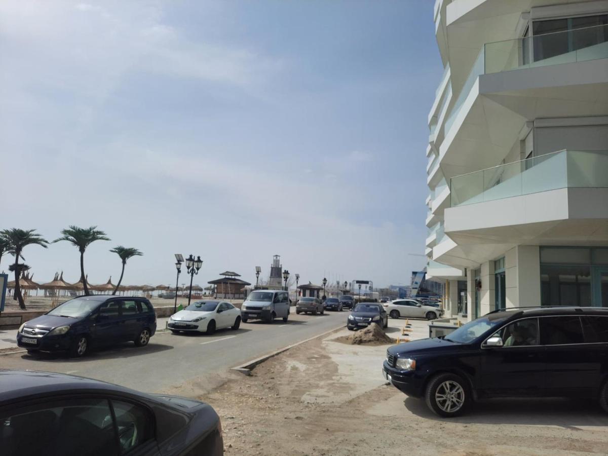 Beach Residence 10 Metri Pana La Plaja Năvodari Екстериор снимка