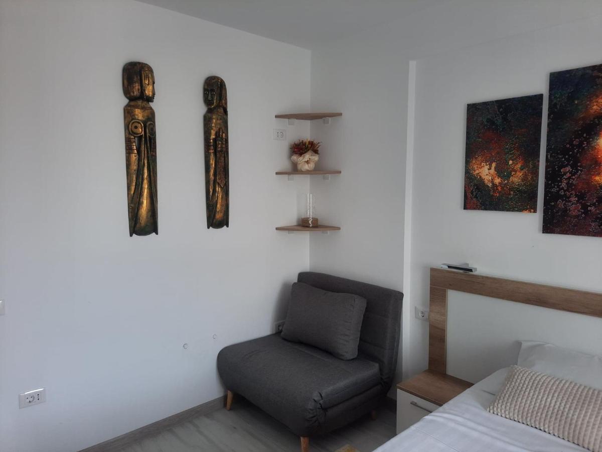 Beach Residence 10 Metri Pana La Plaja Năvodari Екстериор снимка