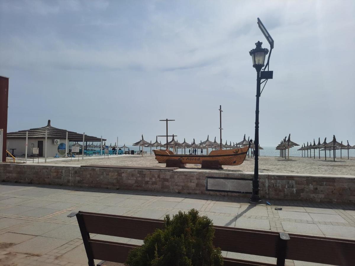 Beach Residence 10 Metri Pana La Plaja Năvodari Екстериор снимка